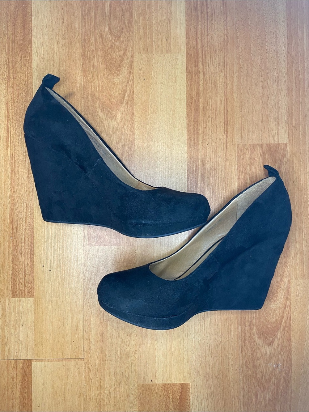 Pegabo Black Suede Wedges